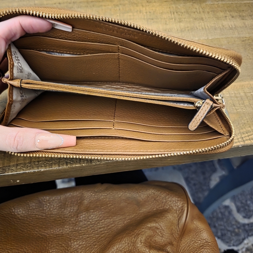 Michael Kors Tan Leather Tote Bag - Picture 4 of 4